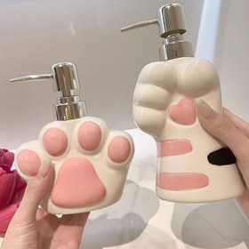 Resim Orijinal ins tarzı kedi patisi seramik losyon şişesi, çeşitli losyon ve sabun sıvıları için uygundur. Günlük ev eşyası olarak harika bir seçimdir ve festival hediyeleri için mükemmel bir tercih 