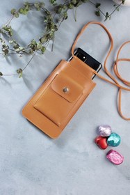 Resim DK LEATHER Kadın Kahverengi Omuz Askılı Küçük Telefon Çantası Kılıfı Kart Bölmeli Yürüyüş Çantası 
