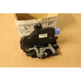 Resim Kilit Kapı Caddy / Golf5 / Golf6 / Jetta / Touareg / Toledo / Altea / Octavia 04-10 Arka Sağ Oem No 