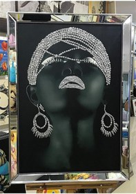 Resim Ayna Çerçeveli Kanvas Tablo Gümüş Simli Küpeli Afrikalı Kadın 