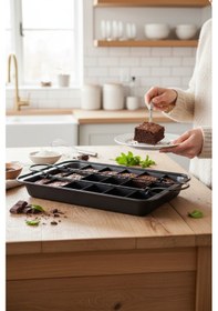Resim Akayev 18 Bölmeli Brownie Kalıbı 