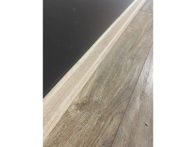 Resim Pasha Dekor 6 cm Kireçli Dişbudak Parke Süpürgelik 