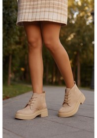 Resim Kalın Poli Taban Bağcıklı Bilekte Kadın Bot & Bootie Süet Bej 
