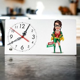 Resim Pelerinli Süper Kahraman Kostümlü Kadın Karikatürlü Masa Saati 