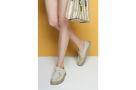 Resim Derimod Kadın Bej Süet Deri Maskülen Ayakkabı 26PFD420010 