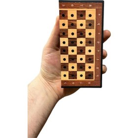 Resim Gifthome Pocket Serisi Küçük Boy Metal Parlak Taş Ve Ceviz Desenli Kutulu Klasik Satranç Takımı 13,5 X 13,5 Cm. 