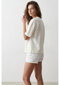 Resim Elemge %100 Pamuk Süprem Kadın Boxy Fit Ekru T-shirt Bol Kesim Düşük Omuzlu Bisiklet Yaka Krem Oversize Tişört 