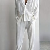 Resim Erkek Rahat Fit V Yaka Pijama Seti - Düz Renkli Çizgili Kumaş, Düğme Detayı, Bahar/Yaz/Sonbahar için Bol Kesim, Ev, Plaj ve Rahat Geziler için Mükemmel, Plaj Giyim Pijamaları | Düğme Pijamaları | Rahat Kesim, Plaj Pijamaları 