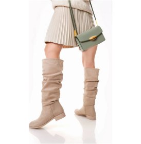 Resim Winda Bej Süet Körüklü Çizme Göründüğü Gibi 