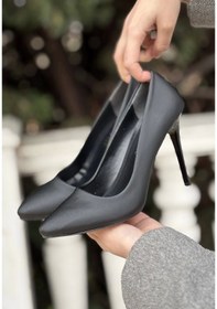 Resim Hillar Siyah Saten Stiletto Ayakkabı Çok Renkli 