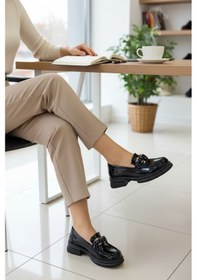 Resim Enoch Kadın Rugan Dokulu Zincir Detaylı Maskülen Comfort Loafer Siyah-29034 