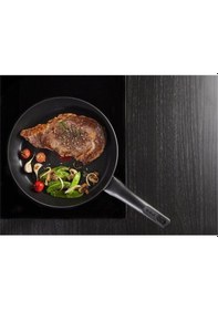 Resim Tefal Titanyum 3x Ultimate indüksiyon Tabanlı Tava - 20 CM 