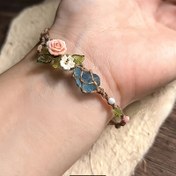 Resim El Yapımı Aurora Mavi Çiçekli Bileklik - Mavi Taşlı, Toprak Kahverengi Kordonlu, Pastel Çiçek Detayları - Doğal Mayıs Doğum Taşı Hediyesi Kadınlar İçin, Günlük ve Parti Takısı - Yıl Boyu Nötr Renk Paleti, Etnik Tarz Aksesuar, El Sanatları 