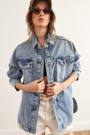 Resim Olalook Kadın Mavi Omuz ve Sırt Nakış Detaylı Pamuk Denim Ceket CKT-19000431 