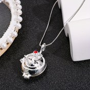 Resim Vampir Günlükleri Elena Gilbert Kolye - Vervain Verbena Fotoğraf Medaliyonu, Kırmızı Emaye Taşlı, Manyetik Toka, Beyaz Sentetik Taş Takı, Erkek ve Kadınlar İçin, Noel Sevgililer Günü Hediyesi, Şık Aksesuar, Detaylı İşçilik 