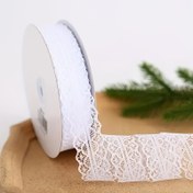 Resim 22.86 metre uzunluğunda dantel kenarlık rulosu, hediye kutusu paketleme ve kek süslemeleri için uygun 