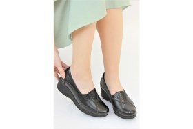 Resim Forelli Kadın Hakiki Deri Ortopedik Dolgu Topuk Ayakkabı FE57603 