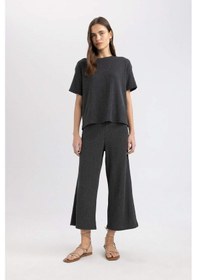 Resim DeFacto Wide Leg Geniş Bol Paça Normal Bel Bürümcük Kapri Pantolon C4329AX24SPBK81 