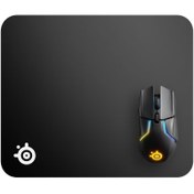 Resim 1 adet SteelSeries QcK Oyun Fare Ped - Kaymaz Kauçuk Taban, Düşük DPI Takibi, Siyah Beyaz Logolu, Geliştirilmiş Kontrol ve Konfor için Mikrofiber Dokusu, Ofis ve Oyun Kurulumu için İdeal, Oyun Masa Matı | Şık Siyah Tasarım | Dayanıklı Masa Matı, Masa Fare Pedleri 