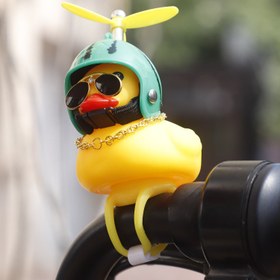 Resim 1 Adet Sarı Kauçuk Ördek Bisiklet Süsü - Kask ve Pervane, Sevimli Pilot Gözlükleri & Altın Zincirler, Dayanıklı Outdoor Bisiklet Aksesuarı, Şık Hayvan Tasarımı, Eğlenceli Hediye Fikri, Uzun Ömürlü Dekorasyon, Bisiklet Aksesuarları, Şenlikli Hediyeler 