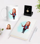 Resim Bk Gift Kişiye Özel Öğretmen Karikatürlü Beyaz Kupa Defter Kalem ve İsimli Papatya Kolye Hediye Seti-3 
