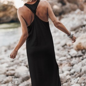 Resim Kadınlar için Şık Siyah Maksi Tank Elbise - Kolsuz Yuvarlak Yaka ve Yüksek-Düşük Etek Kenarı, Makinede Yıkanabilir, Esnek Kumaş, İlkbahar & Yaz İçin İdeal, Günlük Plaj Giysisi veya Günlük Kullanım, Orta Esneklik 