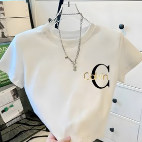 Resim Kadınların Modası 'Calvin' Nakışlı Kırpma Üstü T-Shirt - Yumuşak ve Rahat, Y2K-Inspired Kısa Kollu Tişört, Rahat Stil, Tüm Mevsimler Üstü|Nakışlı Harfleme|Rahat Kesim, Bayan T-Shirt'leri 