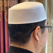 Resim 1 adet Soluklanabilir Polyester Müslüman Erkek Kasket, Ramazan Dini Düz Tepeli Şapka, Şık Hediyelik Eşya, Örgü Mesh Kufi, El Yıkamalı - Toggle Kapatma 