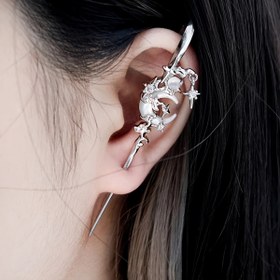 Resim Kadınların Günlük Kullanımı ve Hediye İçin Uygun Şık Yaratıcı Taşlı Kedi Gözü Blingbling Minimalist Küpeler 