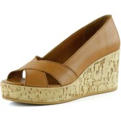 Resim Erkan Saçmacı Astrid Taba Hakiki Deri Çapraz Bantlı Mantar Taban Görünümlü Dolgu Topuklu Sandalet Taba 