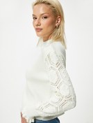 Resim Triko Kazak Uzun Kollu Ajurlu Hafif Dik Yaka Manşetleri Fırfır Detaylı 