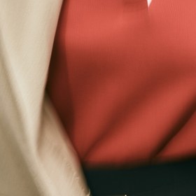 Resim Polo Yaka Triko Kazak Renk Kontrastlı Çift Kumaş Kullanımlı Uzun Kollu 