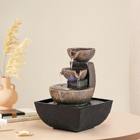 Resim 1 adet Serene USB Güçlü Reçine Şelale Çeşmesi, Kapalı Dekoratif Masaüstü Akan Su Özelliği, Ev ve Ofis İçin Rahatlama, Düşük Voltaj ≤36V, Çeşitli Oda Türleri İçin Uygundur 