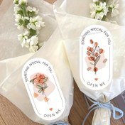 Resim 100 adet Zarif Çiçek Hediye Kutusu Mühür Stickerları - Oval, Kendinden Yapışkanlı, Sentetik Kağıt ile "Sen İçin Bir Şey Özel" ve "Açın" Tasarımı, Kek, Tatlı ve Buket Ambalajı için Mükemmel, Hediye Kutusu Süslemeleri 