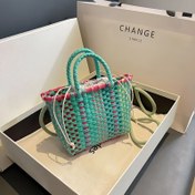 Resim Renkli Dokuma PVC Çanta - Şık Makaron Geometrik Desenli Plaj Çantası, İpli Kapatma, Canlı Pembe/Yeşil/Mavi El Örgüsü Tasarım, Yazlık Geziler İçin Mükemmel 