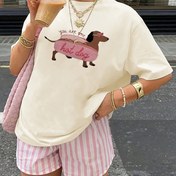 Resim Kadınlar İçin Oversize Kısa Kollu Rahat Tişört - Komik Dachshund Köpek Baskılı ve "You Are The Hot Dog" Yazısı, Açık Bej Yuvarlak Yaka Yazlık Üst, Makinede Yıkanabilir, Mizahi Desenli, Kolay Bakım Kumaş 