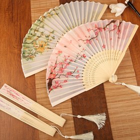 Resim 1/2 adet Yeni Elde Taşınabilir Çiçekli Moda Oymalı Katlanır Yelpaze, 25 Kaburgalı ve Püskül Dans Süslemeli Şık Tarz, Düğünler, Partiler, Hediye, Duvar Dekorasyonu, Açık Hava Fotoğrafçılığı, Sevgililer Günü, Anneler Günü İçin En İyi Hediye 