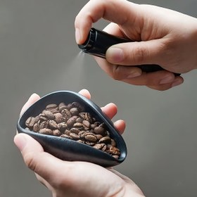 Resim 1/2/3/4 adet set, (Siyah/Beyaz), Kahve Çekirdeği Dozaj Kupası ve Püskürtme Şişesi ve Kaşık ve 6-pimli Toz İğnesi, Kahve Barı Yedek Parçaları, Seramik Dozaj Kapları 