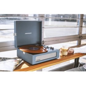 Resim Crosley Voyager Bluetooth Alıcılı ve Taşınabilir Açık Mavi Vintage Plak Çalar Pikap 