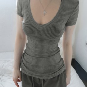 Resim Kadınların Temel V Yaka T-Shirt'i, Düz Renkli Kabarık Kısa Kollu Dar Kesim Üstü Yaz için, Rahat Vintage Tarzı Tişört, Çok Yönlü Moda | Vneck Tshirt | Dokulu Kumaş 