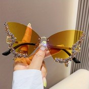 Resim Kadınlar için El Yapımı Parıltılı Taşlı, Renkli Lensli, Retro Avrupa ve Amerikan Tarzı, Şık ve Fonksiyonel, Günlük Kullanım İçin Kelebek Şeklinde Moda Gözlükleri 