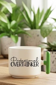 Resim "Professional Overthinker" Sarkastik Ünvan Baskılı Hediyelik Renkli T Kulplu Latte Fincanı Kupa, QB1L5099-AYS 