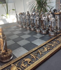 Resim Historical Chess Set with Decorative Board, Medieval Chess Set with Detailed Warrior Pieces, Antique Look Chess Set with Medieval Figures - Object-2 