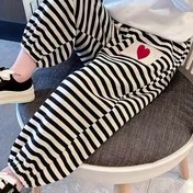 Resim Kızlar için çok yönlü ve rahat ve bol kalpli nakışlı çizgili jogger pantolonlar ilkbahar ve sonbahar dış mekanlar için 