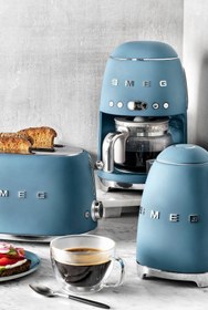 Resim Smeg Mat Storm Blue® Özel Seri Kettle & 1x2 Ekmek Kızartma Makinesi ve Filtre Kahve Makine Seti 