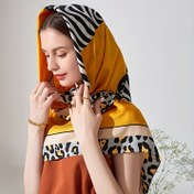 Resim Klasik Leopar ve Zebra Baskıları ile Yeni Bahar ve Sonbahar 90×90CM Büyük Kare Eşarp, Avrupa ve Amerika Modasında Şık Bir Aksesuar, Başlık, Bisiklet Eşarpı, Hediye Eşarpı, Parti Süs Eşarpı ve Sıcak Rüzgar Geçirmez Şal olarak Uygun. 