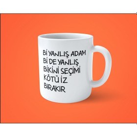 Resim Bi Yanlış Adam Bi Yanlış Bikini Seçimi Espirili Baskılı Kupa Bardak 