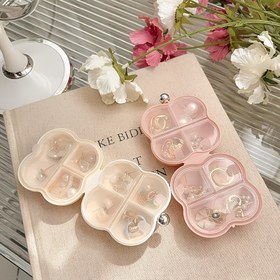 Resim Şimşek Şeklinde Mini Takı Organizatör Kutusu - Taşınabilir Çok Bölmeli Yüzük, Kolye ve Bileklik Saklama Kabı, Güvenli Kapama Mekanizmalı Dayanıklı Plastik, 2 Renk (Beyaz & Bej), İnci Efektli Tasarım, Çoklu Bölme, Takı Saklama Kutuları 
