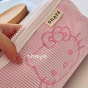Resim 1 adet Hello Kitty Yüksek Değerli Sevimli Karikatür Yaratıcı Basit Kalem Çantası Flanel Büyük Kapasiteli Kırtasiye Kutusu Öğrenci Masaüstü Kırtasiye Saklama Çantası Kızlar İçin En İyi Arkadaşa Doğum Günü Hediyesi 