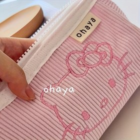 Resim 1 adet Hello Kitty Yüksek Değerli Sevimli Karikatür Yaratıcı Basit Kalem Çantası Flanel Büyük Kapasiteli Kırtasiye Kutusu Öğrenci Masaüstü Kırtasiye Saklama Çantası Kızlar İçin En İyi Arkadaşa Doğum Günü Hediyesi 